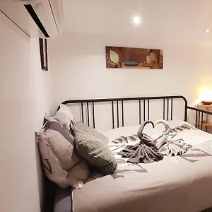 https://figuerolles.fr-provencehotel.com