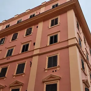 Colosseum 20 Apartment