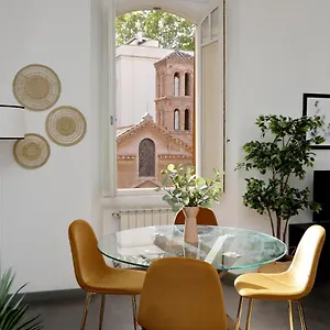 Tiberina Apartment